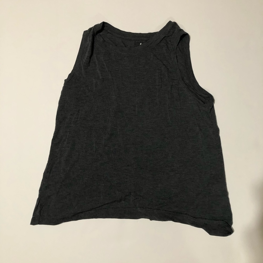 Halogen medium basic tank top key hole back